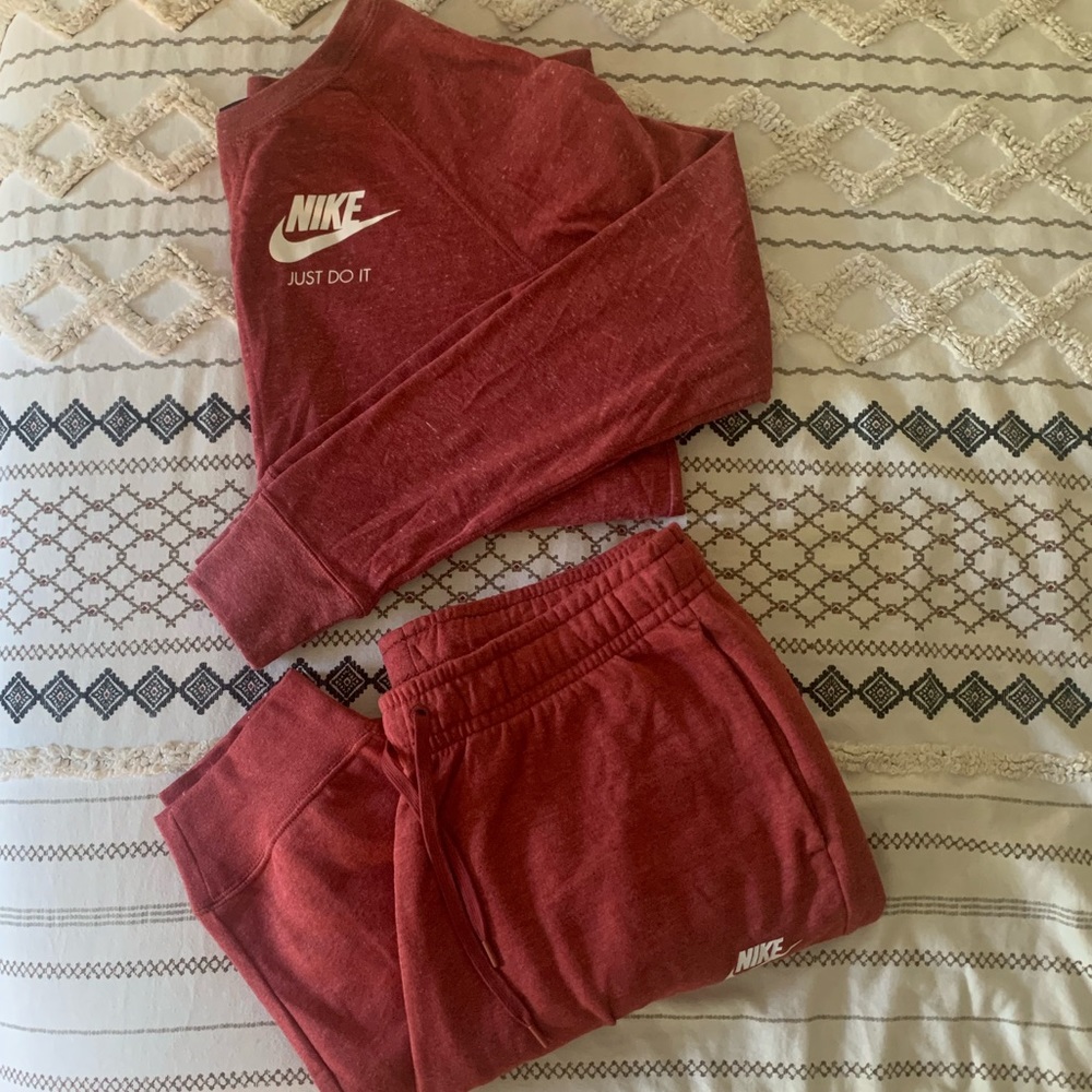 NIKE NWOT Jogger Sweat Set size Large